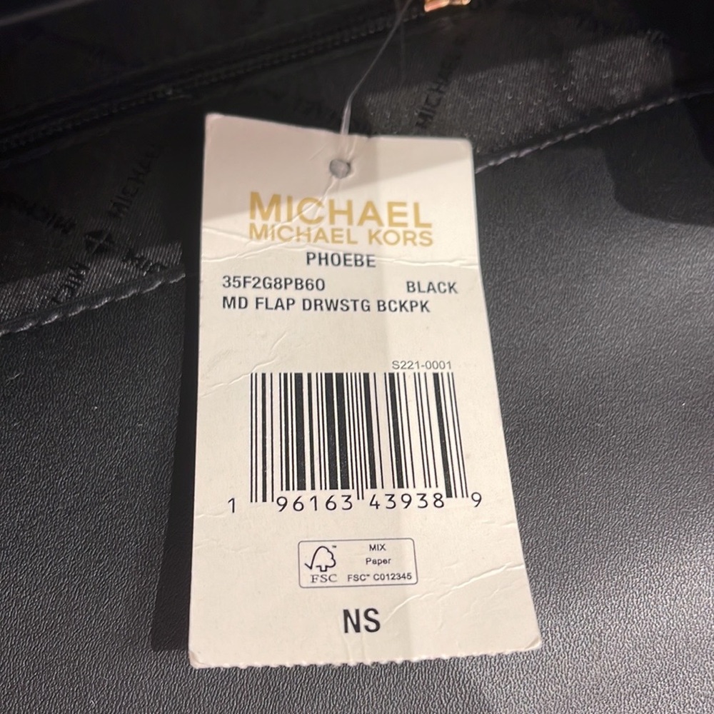 Michael Kors Backpack Bag Phoebe Medium Flap Drawstring Backpack Black
NWT - Picture 8 of 16